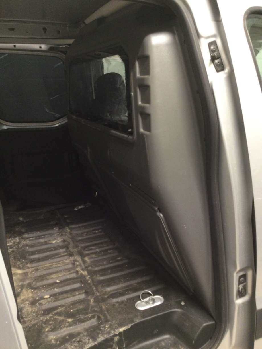 Bagasjerom hundegitter til Peugeot Partner 2015-2019 (Type II, Fase 2)  (PEUGEOT|)
