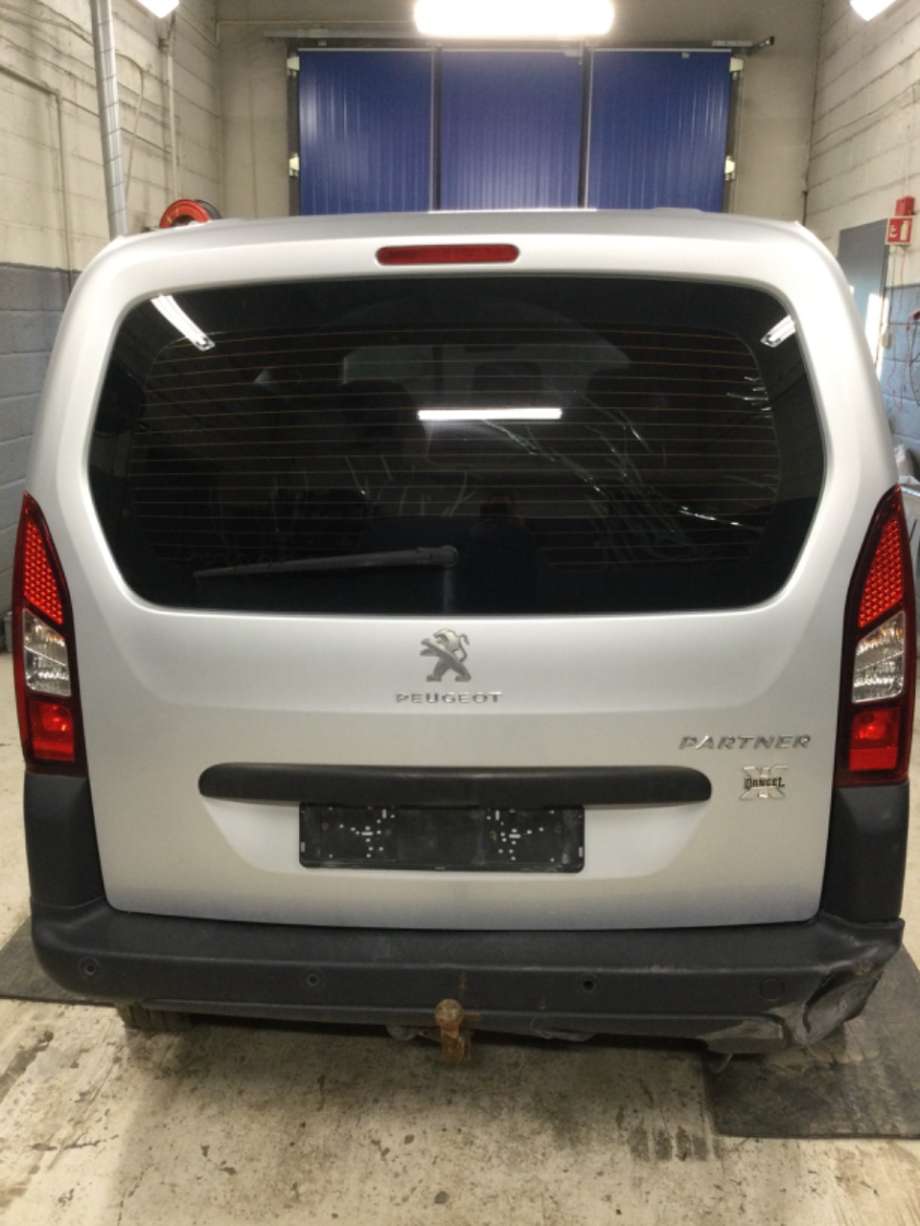 Bakluke til Peugeot Partner, 2015-2019 (Type II, Fase 2)  (PEUGEOT|)
