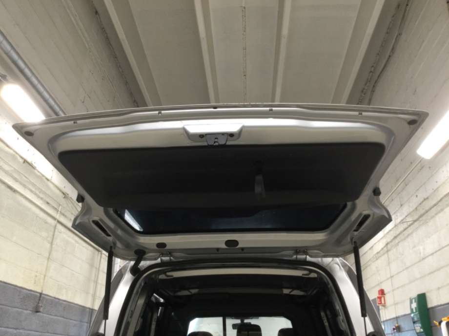 Bakluke til Peugeot Partner 2015-2019 (Type II, Fase 2)  (PEUGEOT|)