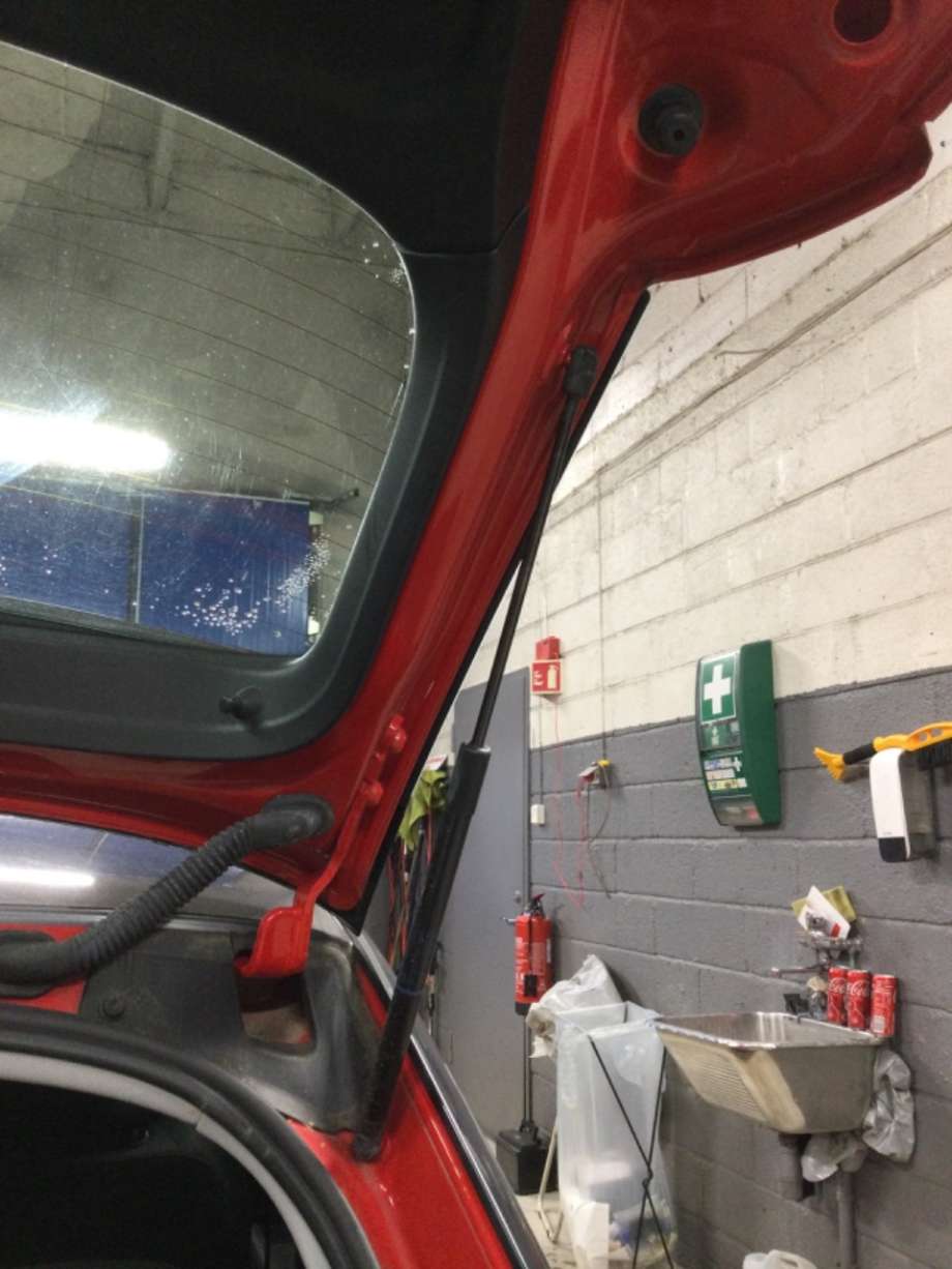 Baklukedemper til Audi A1 2010-2014 (Type I, Fase 1)  (AUDI|)