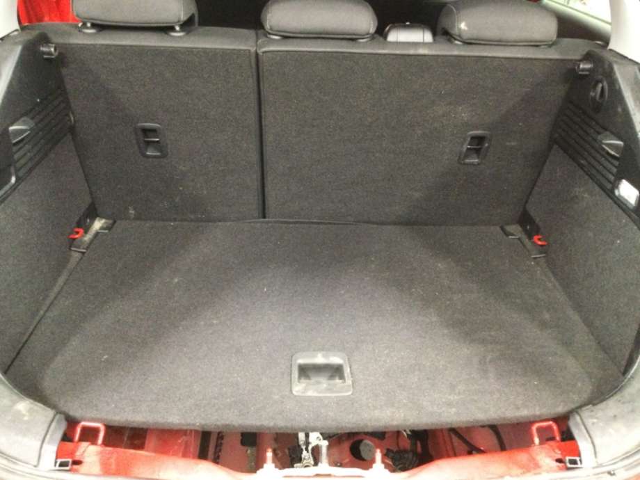 Bagasjerom teppe/gulvplate til Audi A1, 2010-2014 (Type I, Fase 1)  (AUDI|)
