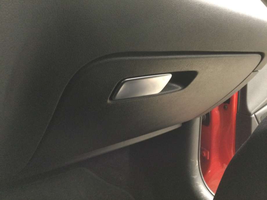 Hanskerom til Audi A1, 2010-2014 (Type I, Fase 1)  (AUDI|)