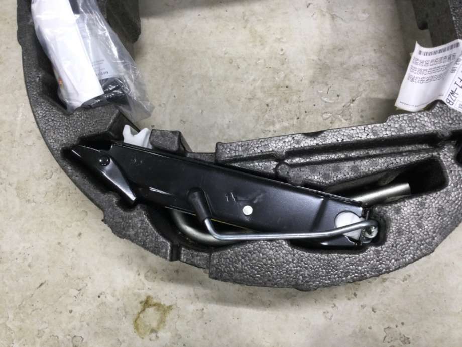 Jekk original til Audi A1, 2010-2014 (Type I, Fase 1)  (AUDI|)