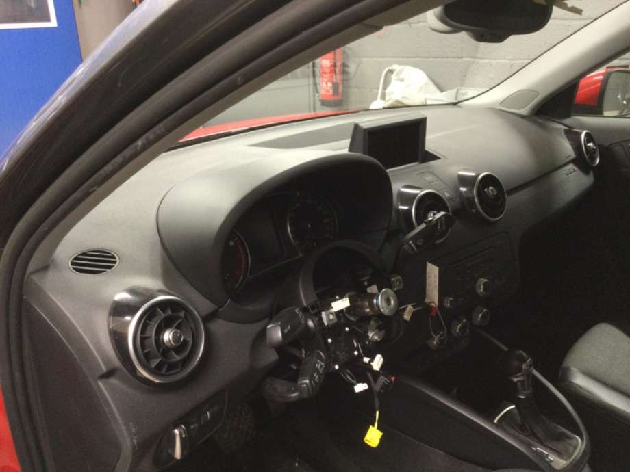 Dashbord til Audi A1, 2010-2014 (Type I, Fase 1)  (AUDI|)