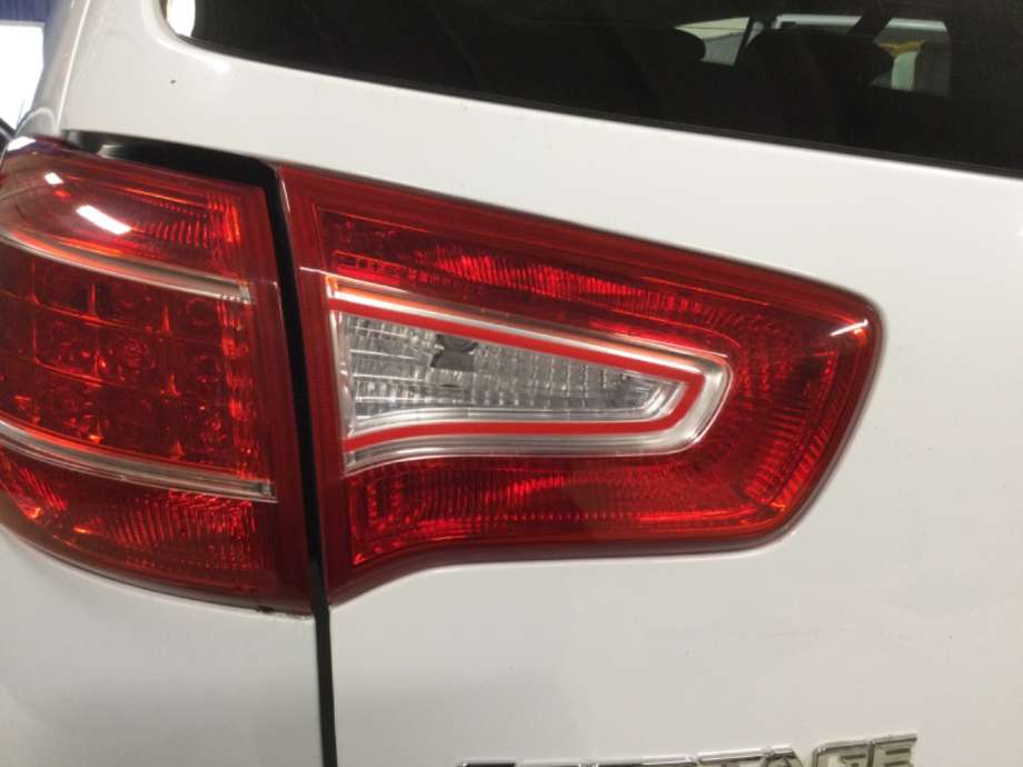 Baklykt venstre indre til Kia Sportage, 2010-2016 (Type III)  (KIA|)