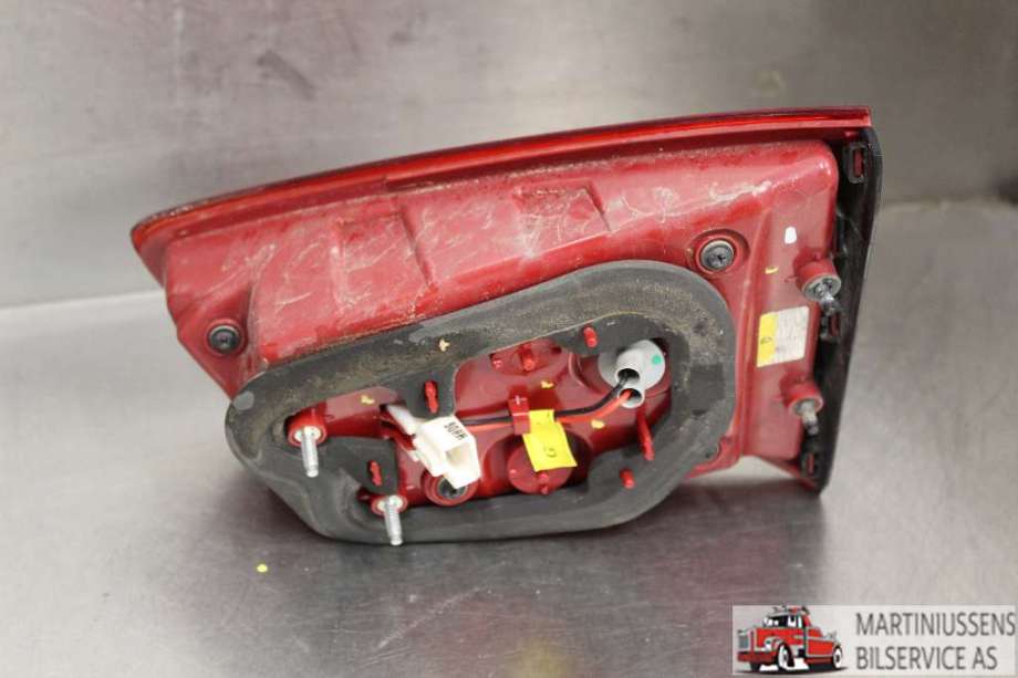 Baklykt venstre indre til Kia Sportage 2010-2016 (Type III)  (KIA||92405-3W0)