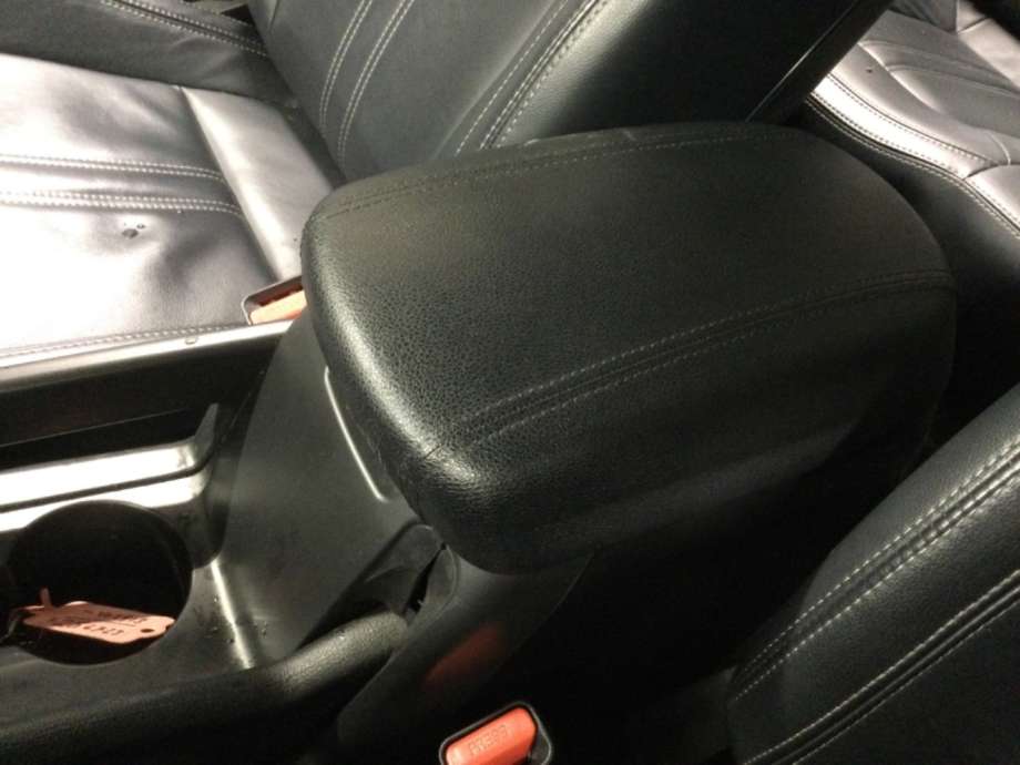 Sete armlene lokk til Kia Sportage, 2010-2016 (Type III)  (KIA|)