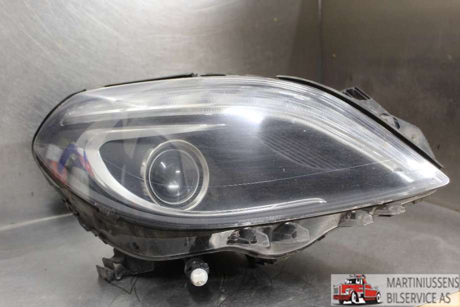 Frontlykt høyre halogen til Mercedes B-Klasse, 2011-2018 (W246) (W246) (MERCEDES|)