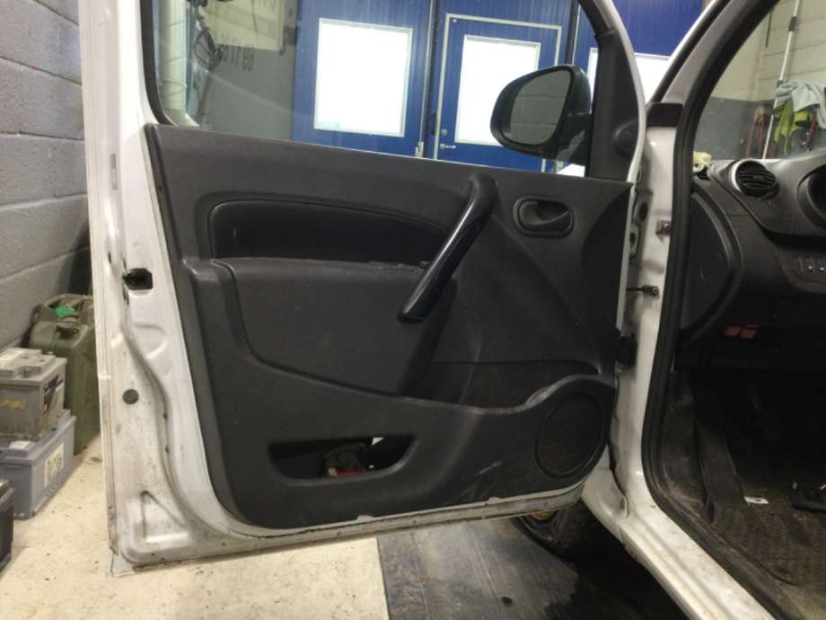 Dørtrekk venstre til Renault Kangoo, 2008-2021 (Type II)  (RENAULT|)
