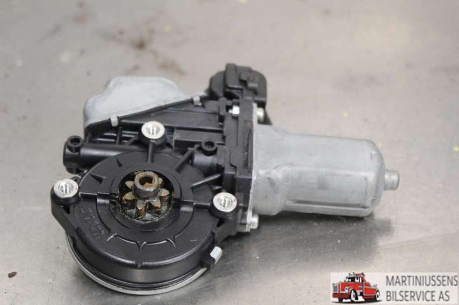 Ruteheis venstre foran til Toyota Yaris 2012-2014 (Type III, Fase 1)  (TOYOTA||85720-00210)