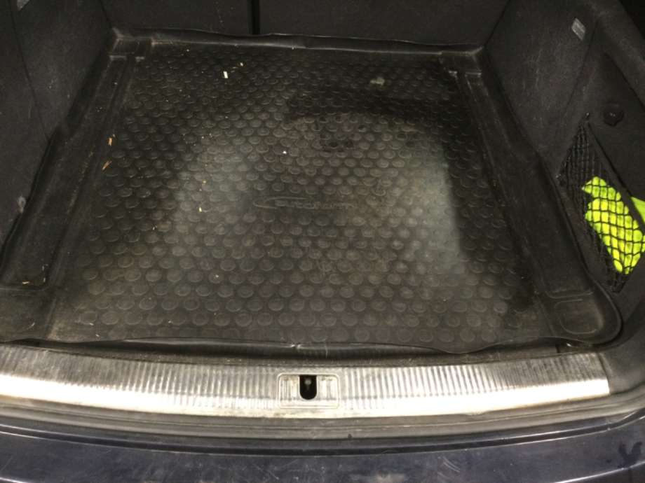 Bagasjerom teppe/gulvplate til Audi A4, 2007-2014 (Type IV) (B8) (B8) (AUDI|)