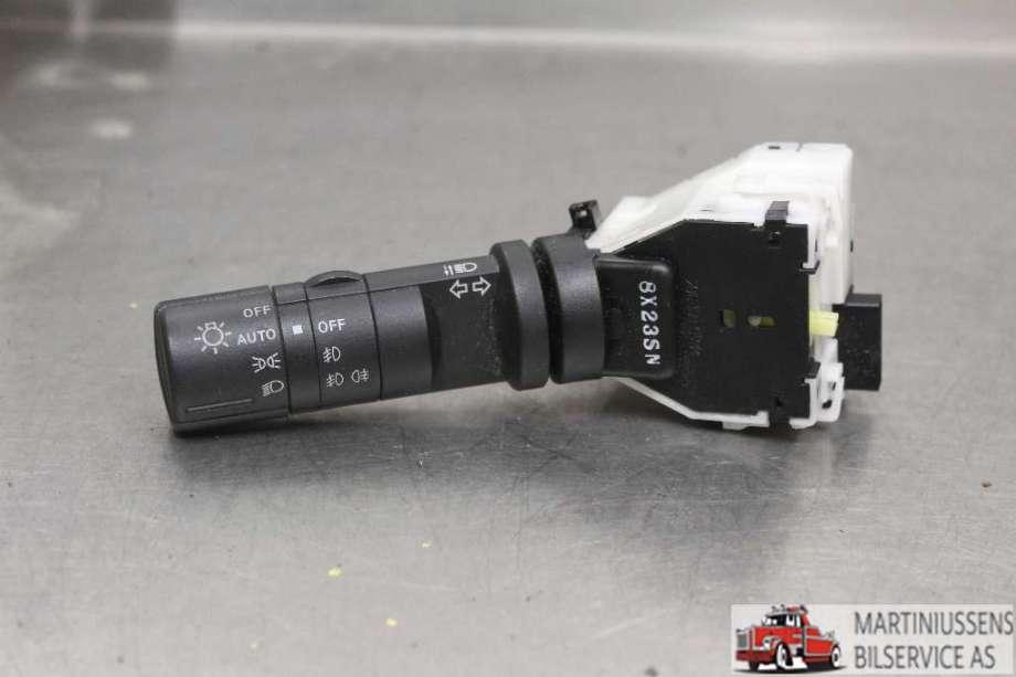 Bryter blink til Nissan Qashqai, 2007-2010 (Type I, Fase 1)  (NISSAN|)