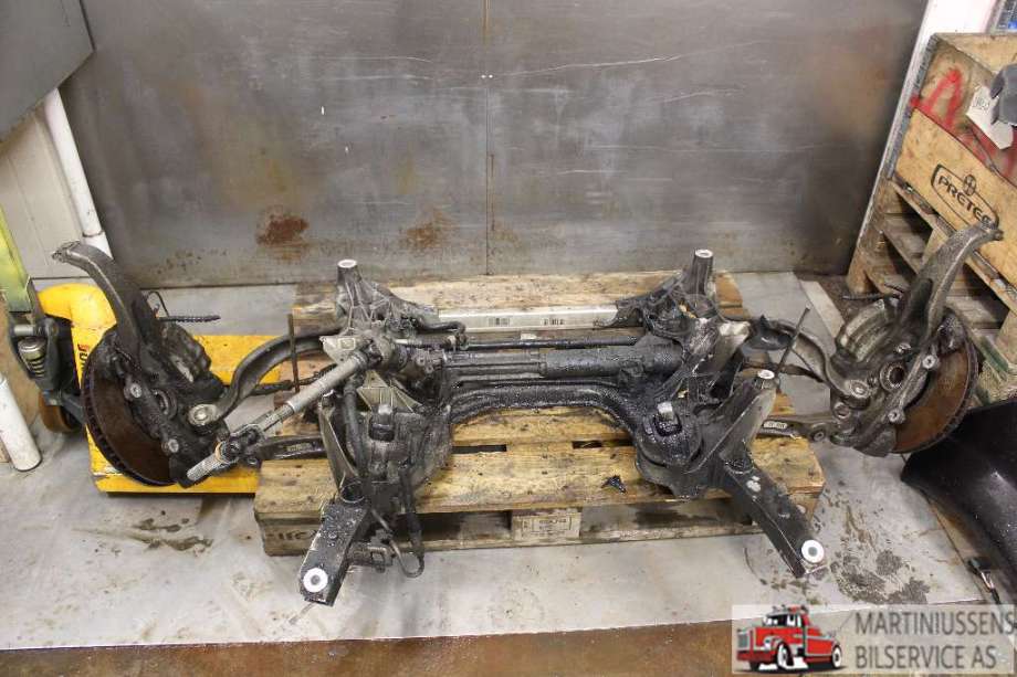 Travers foran hoved til BMW 7-Serie, 2009-2015 (F01/F02/F03/F04) (F01/F02/F03/F04) (BMW|)