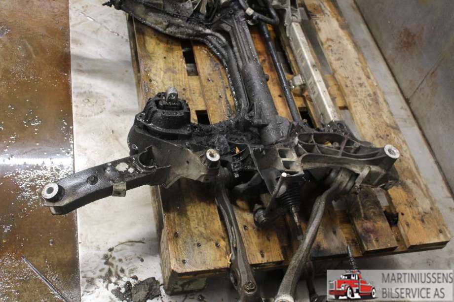 Travers foran hoved til BMW 7-Serie 2009-2015 (F01/F02/F03/F04) (F01/F02/F03/F04) (BMW|)