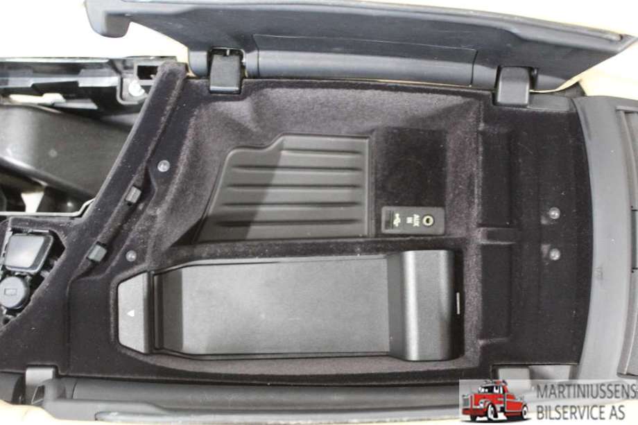Sete armlene lokk til BMW 5-Serie 2010-2017 (F10/F11) (F10/F11) (BMW|)