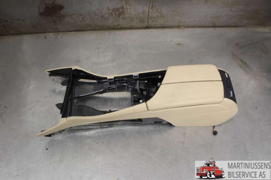 Sete armlene lokk til BMW 5-Serie 2010-2017 (F10/F11) (F10/F11) (BMW|)