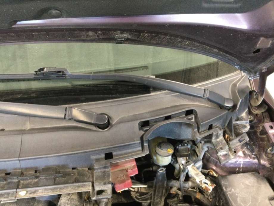 Viskerarmer frontrute til Toyota Urban Cruiser, 2009-2014  (TOYOTA|)