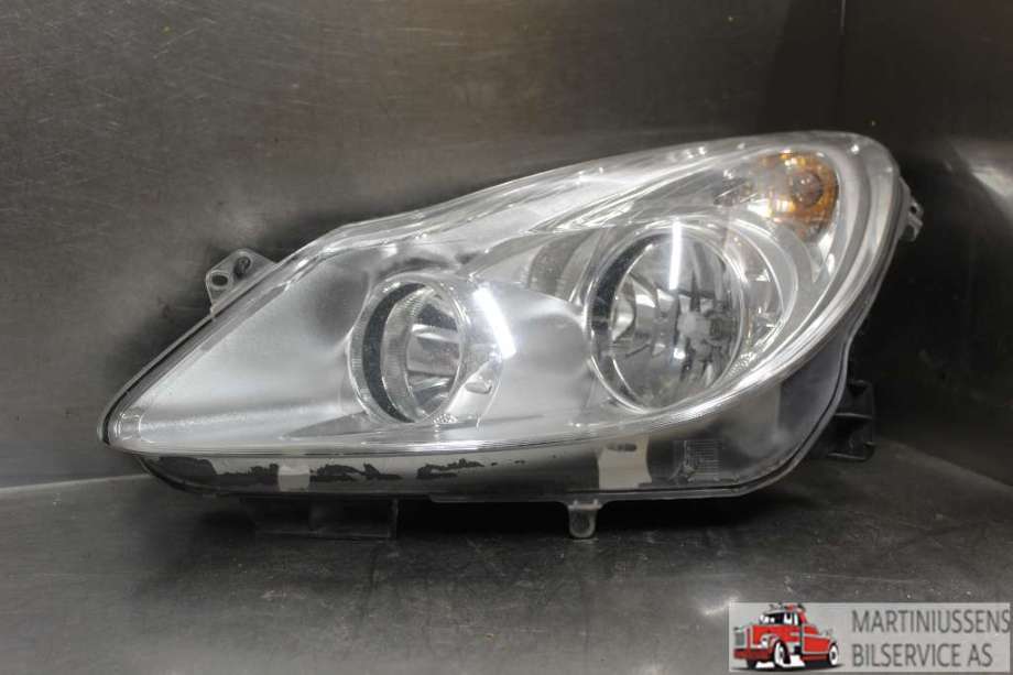 Frontlykt venstre halogen til Opel Corsa D 2006-2014 (OPEL|)