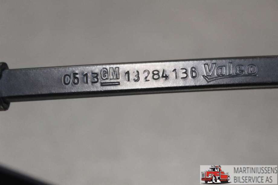 Viskerarmer frontrute til Opel Corsa D 2006-2014  (13284136||13284134)