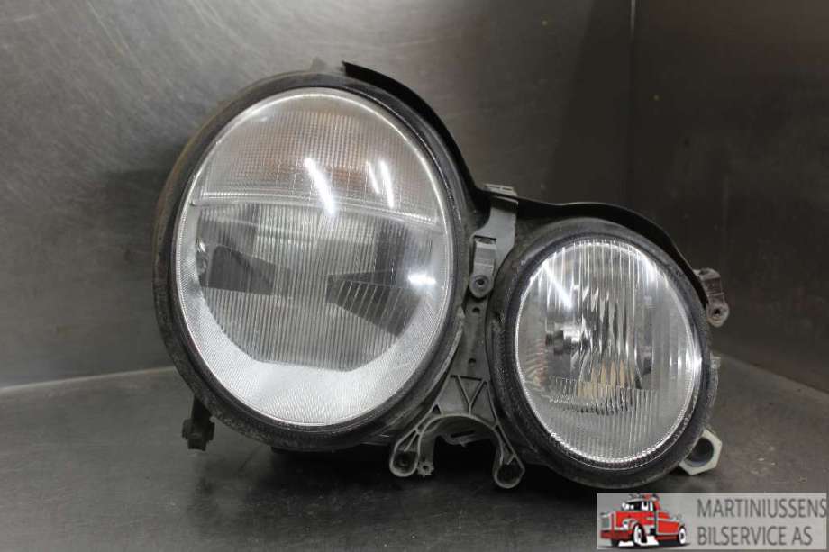 Frontlykt høyre halogen til Mercedes E-Klasse 2000-2002 (Fase 2) (W210) (W210) (MERCEDES||PY21W/1156NA)