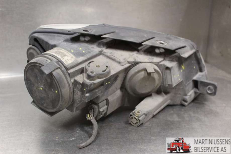 Frontlykt venstre halogen til VW Passat 2005-2010 (B6) (B6) (VOLKSWAGEN||3C0 941 005 S)