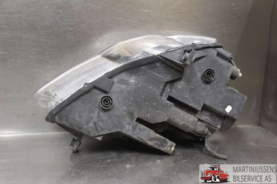 Frontlykt venstre halogen til VW Passat 2005-2010 (B6) (B6) (VOLKSWAGEN||3C0 941 005 S)