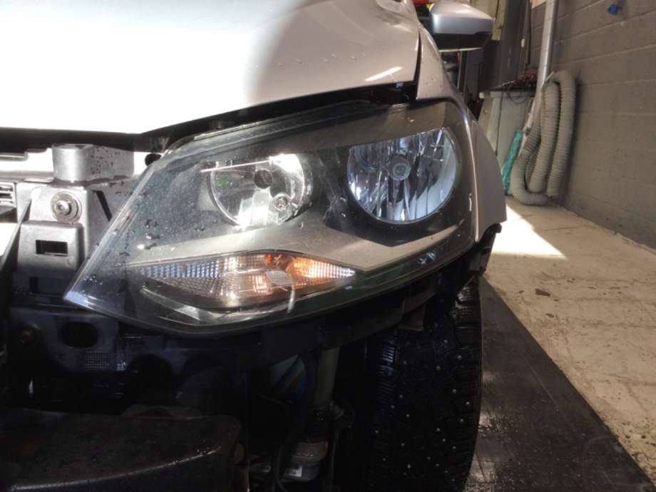 Frontlykt venstre halogen til VW Polo, 2009-2014 (Type V, Fase 1)  (VOLKSWAGEN|)