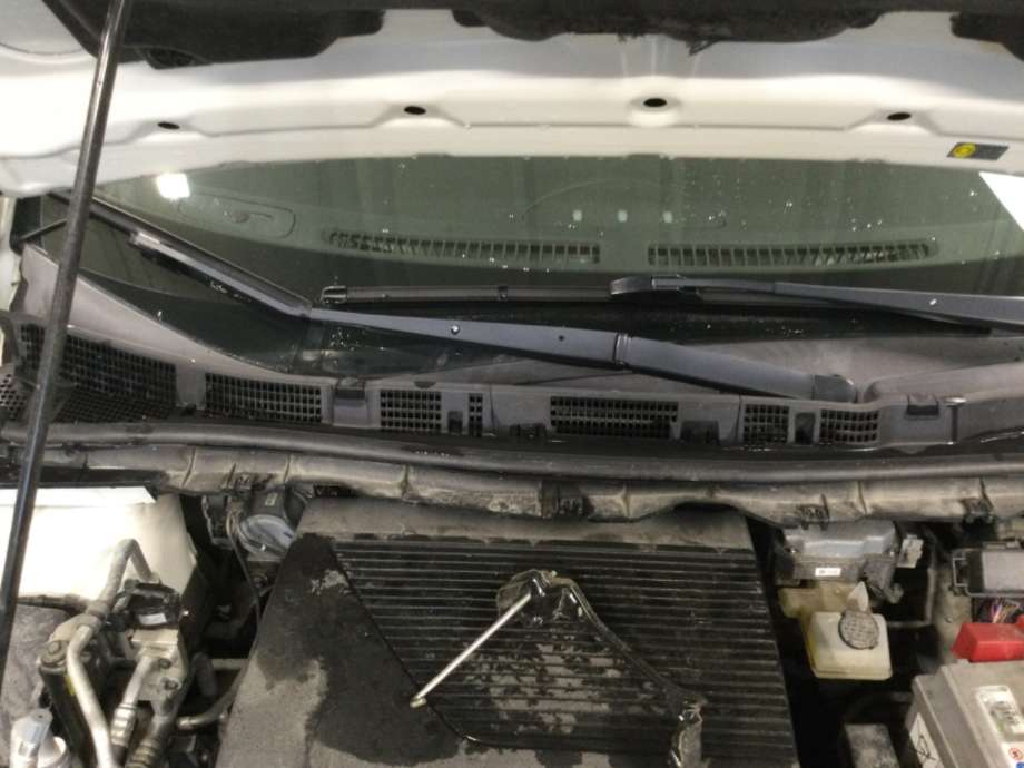 Viskerarmer frontrute til Nissan Leaf, 2018-->> (Type II)  (NISSAN|)