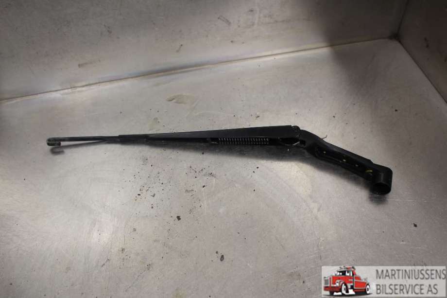 Viskerarmer frontrute til Nissan Qashqai 2014-2021 (Type II)  (NISSAN|)