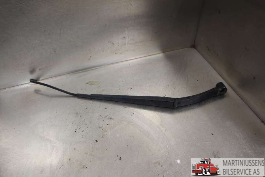 Viskerarmer frontrute til Nissan Qashqai 2014-2021 (Type II)  (NISSAN|)