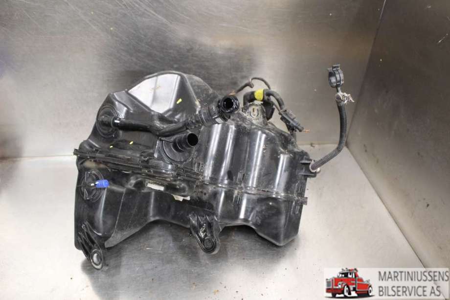 AdBlue tank til VW Caddy 2015-2020 (Type III, Fase 3)  (VOLKSWAGEN||2K5 131 877 A)