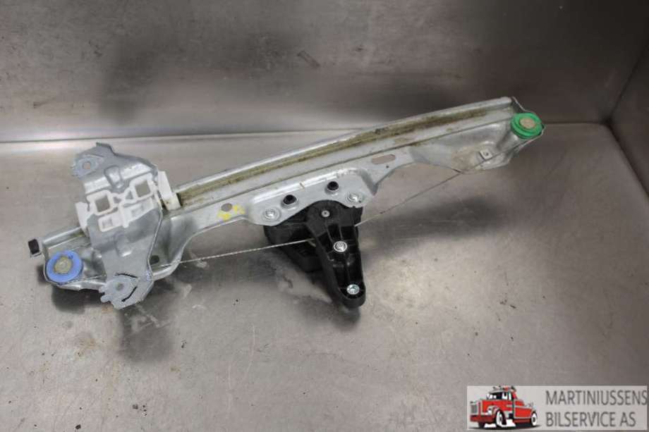 Ruteheis venstre til Nissan Qashqai 2014-2021 (Type II)  (NISSAN||82701 4EA0A-02)