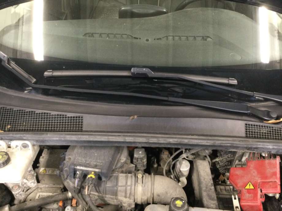 Viskerarmer frontrute til Renault Zoe, 2013-2019 (Fase 1)  (RENAULT|)
