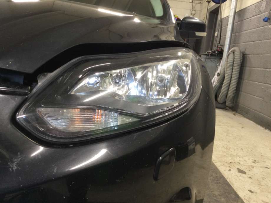 Frontlykt venstre halogen til Ford Focus, 2011-2014 (Type III, Fase 1)  (FORD|)