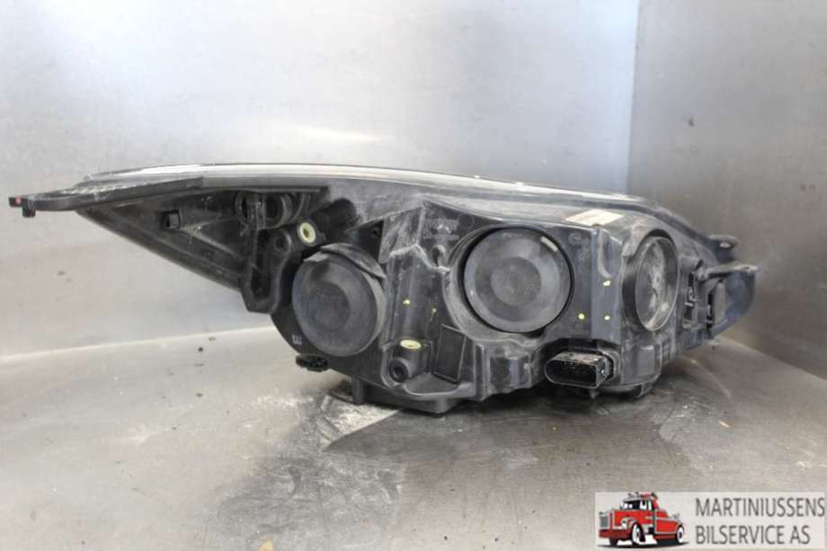 Frontlykt venstre halogen til Ford Focus 2011-2014 (Type III, Fase 1)  (FORD||BM51-13W030-CF)