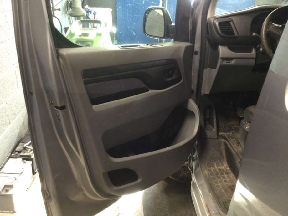Dørtrekk venstre til Toyota Proace, 2016-->> (Type II)  (TOYOTA|)