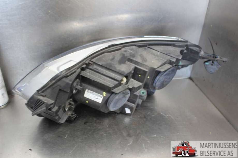 Frontlykt høyre halogen til Toyota Proace 2016-->> (Type II)  (TOYOTA||9808581180-00)
