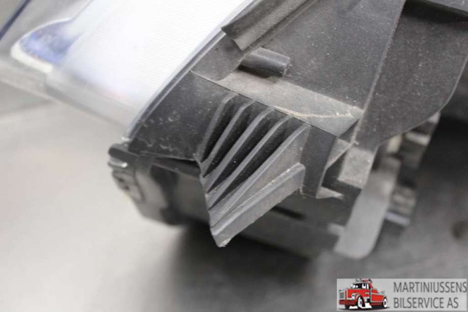 Frontlykt høyre halogen til Toyota Proace 2016-->> (Type II)  (TOYOTA||9808581180-00)