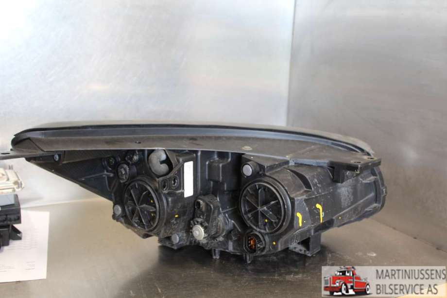 Frontlykt venstre halogen til Kia Soul 2014-2019 (Type II)  (KIA|)