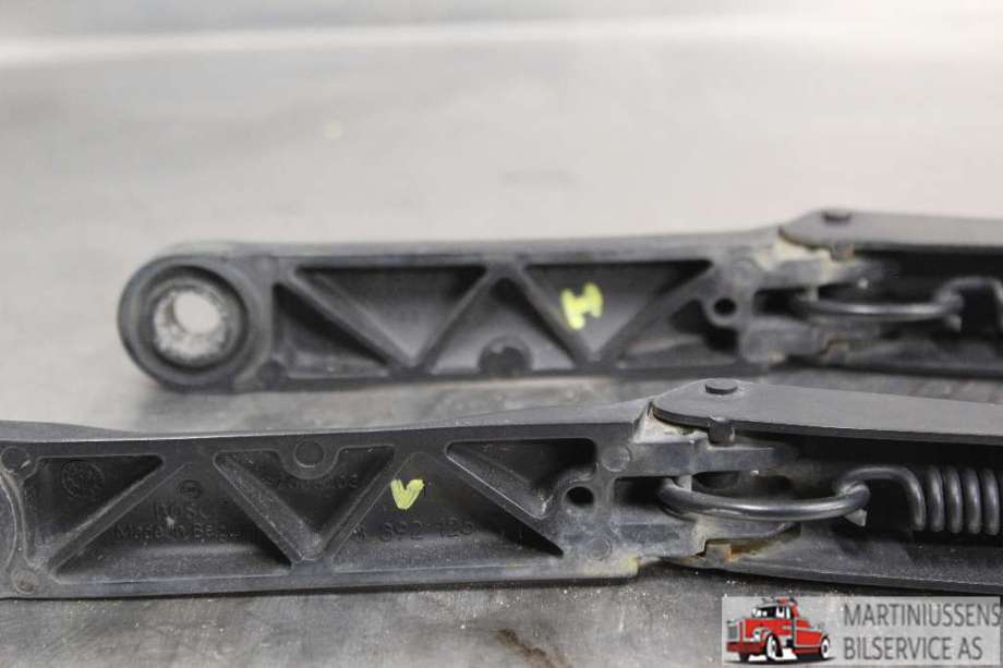 Viskerarmer frontrute til Opel Astra J 2010-2015  (OPEL|)