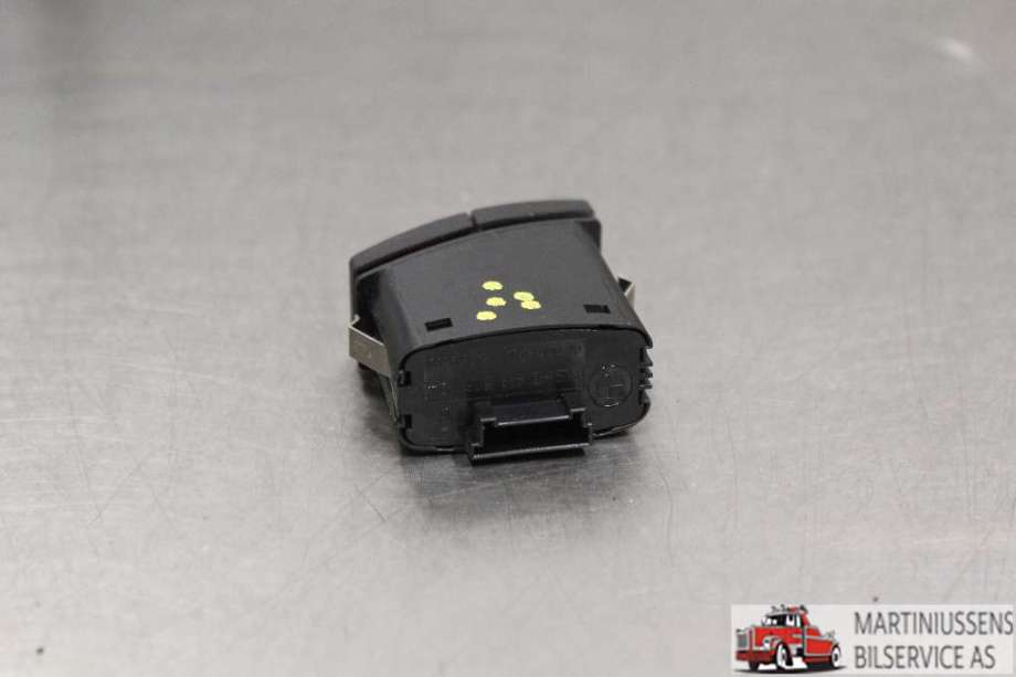 Bryter nødblink til BMW 5-Serie 2003-2010 (E60/E61) (E60/E61) (BMW||6131-6 919 506-04)