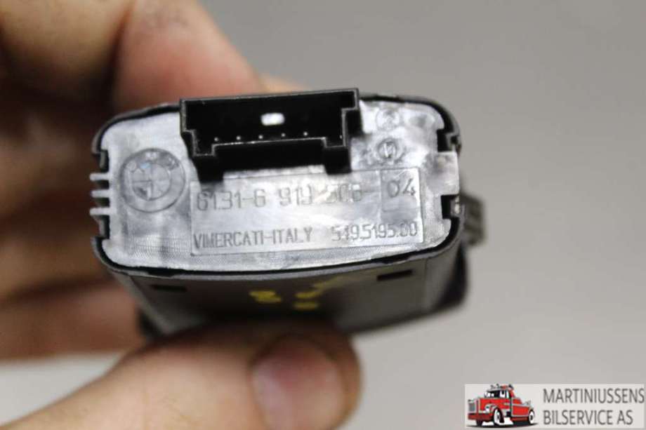 Bryter nødblink til BMW 5-Serie 2003-2010 (E60/E61) (E60/E61) (BMW||6131-6 919 506-04)