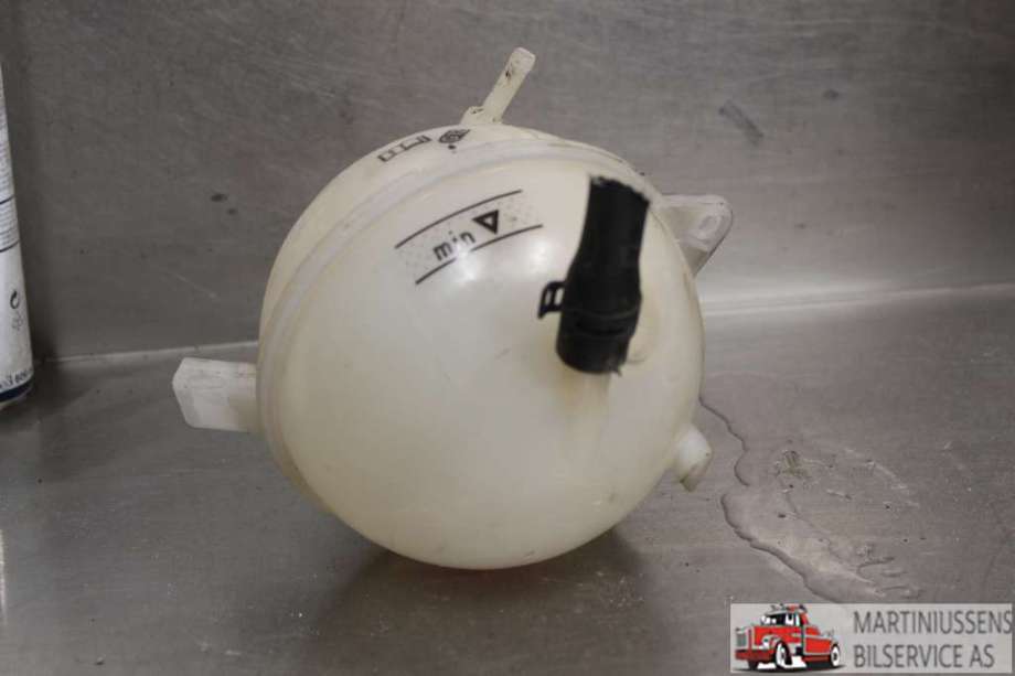 Ekspansjonstank til VW Golf V, Combi 2003-2008  (VOLKSWAGEN||1K0 121 407 A)