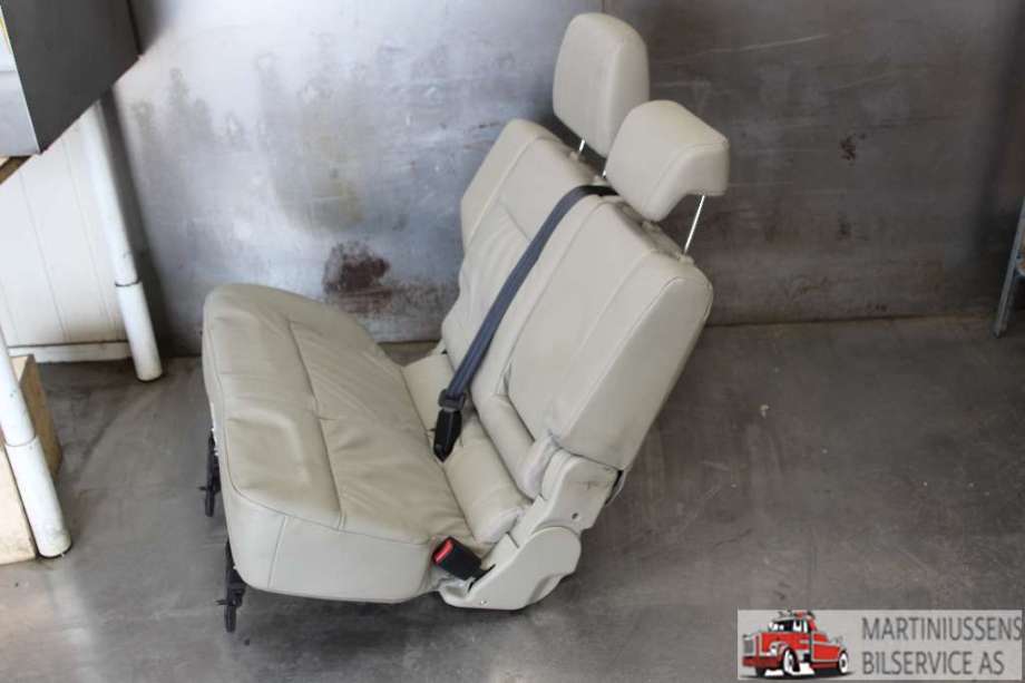 Sete bak til Mitsubishi Pajero 2007-2016 (Type IV, Fase 1)  
