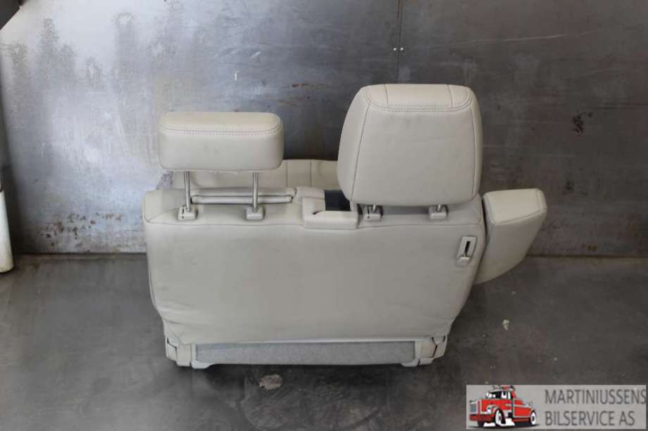 Sete bak til Mitsubishi Pajero 2007-2016 (Type IV, Fase 1)  
