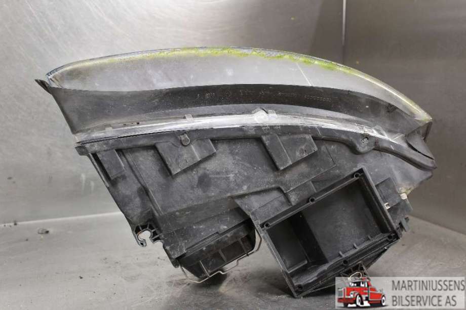 Frontlykt venstre halogen til Audi A4 2001-2004 (Type II) (B6) (B6) (AUDI||8E0 941 029C)