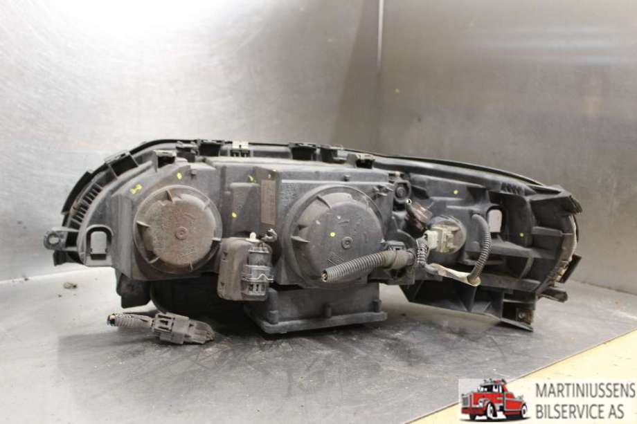 Frontlykt høyre xenon til Volvo V70 2000-2004 (Type II, Fase 1) (VOLVO||89008798)