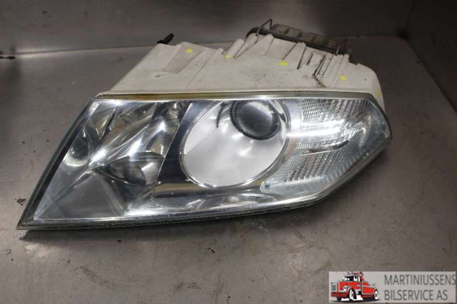Frontlykt venstre halogen til Škoda Octavia, 2005-2008 (Type II, Fase 1) (SKODA|1Z1 941 017 Q)