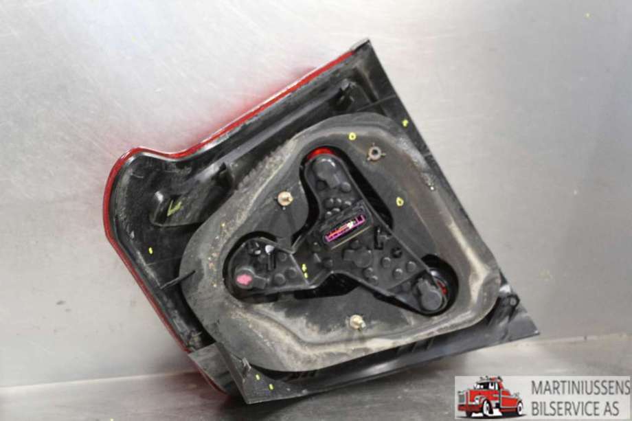 Baklykt venstre til Toyota Avensis 2003-2008 (Type II)  (TOYOTA|)