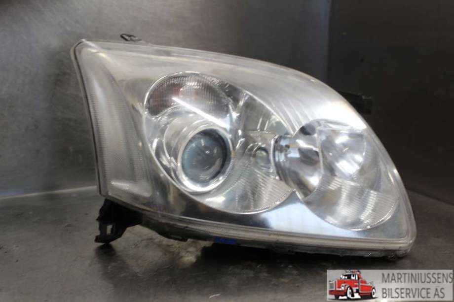 Frontlykt høyre halogen til Toyota Avensis, 2003-2008 (Type II) (TOYOTA|)